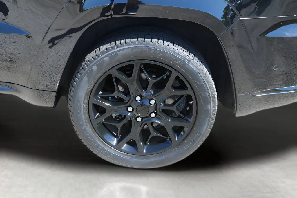 Jeep Grand Cherokee photo 9