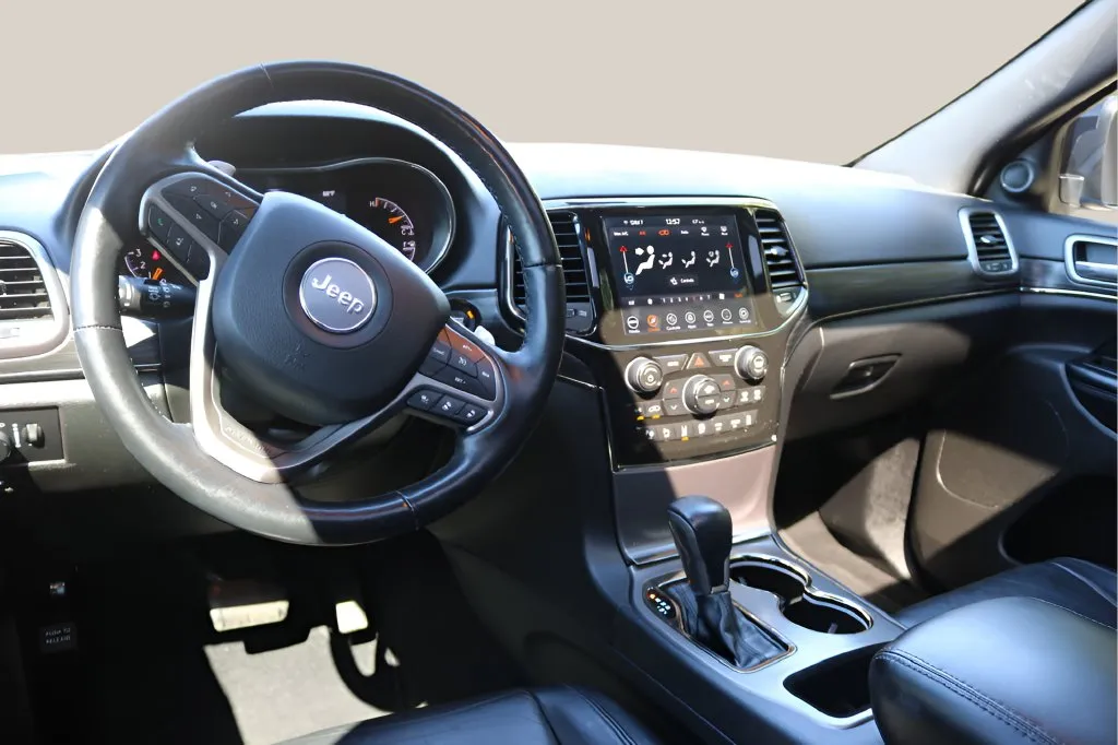 Jeep Grand Cherokee photo 15