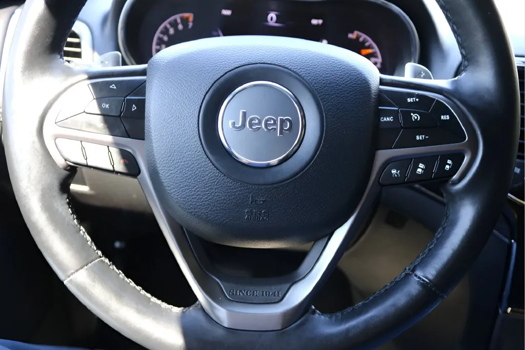 Jeep Grand Cherokee photo 23