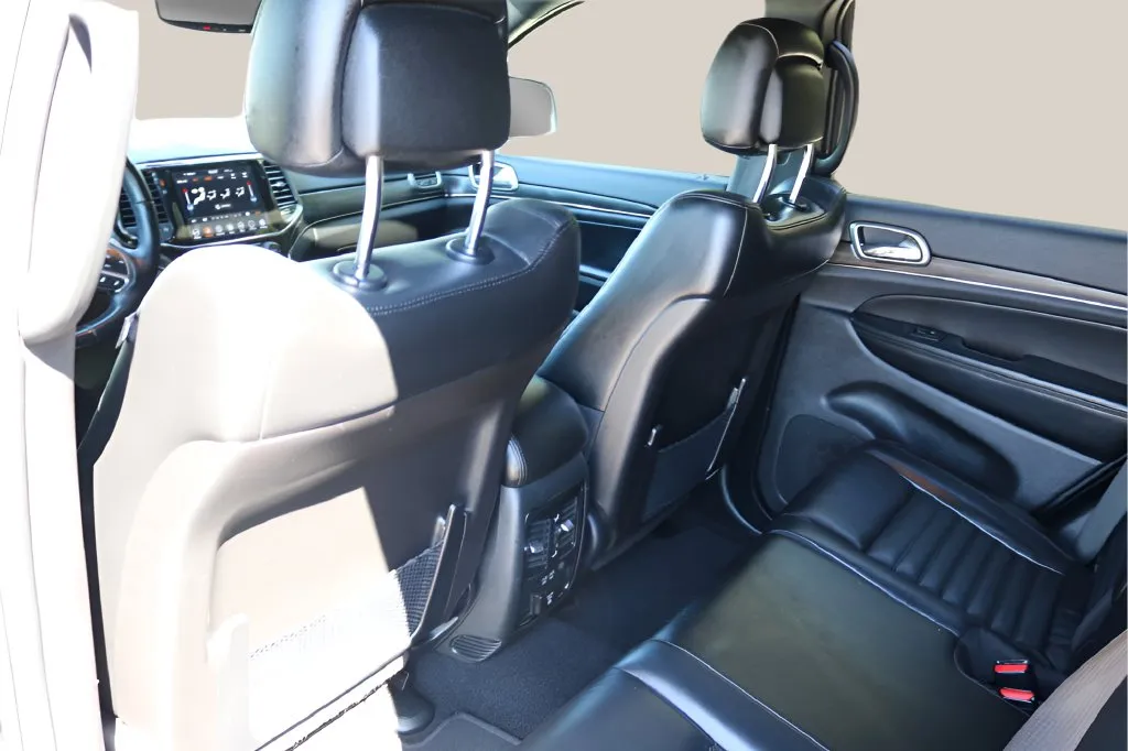 Jeep Grand Cherokee photo 16