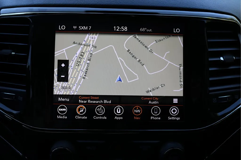 Jeep Grand Cherokee photo 25