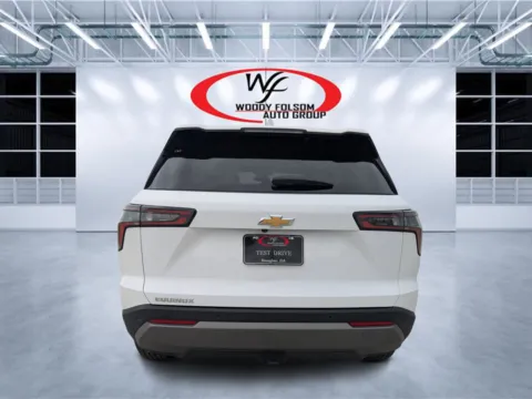 More photos of 2025 Chevrolet Equinox FWD LT at Woody Folsom CDJR of Douglas, GA