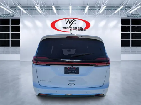 More photos of 2026 Chrysler Pacifica Select at Woody Folsom CDJR of Douglas, GA