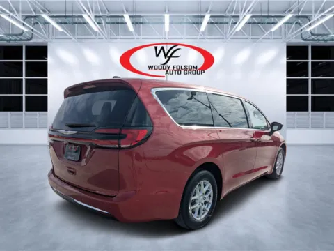 Another view of 2026 Chrysler Pacifica Select for sale in Douglas, GA at Woody Folsom CDJR of Douglas