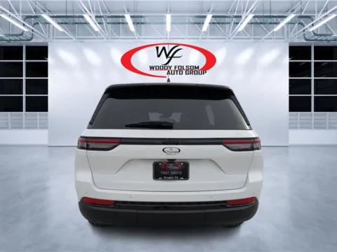 More photos of 2025 Jeep Grand Cherokee Altitude X at Woody Folsom CDJR of Douglas, GA