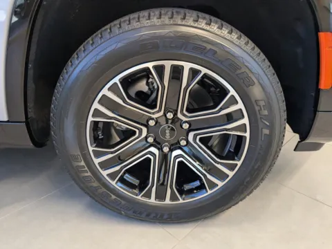 More photos of 2026 Jeep Grand Wagoneer at Woody Folsom CDJR of Douglas, GA
