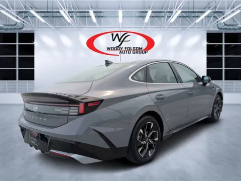 More photos of 2024 Hyundai Sonata SEL at Woody Folsom CDJR of Douglas, GA