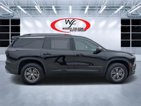 Photos of 2025 Chevrolet Traverse FWD LT for sale in Douglas, GA at Woody Folsom CDJR of Douglas