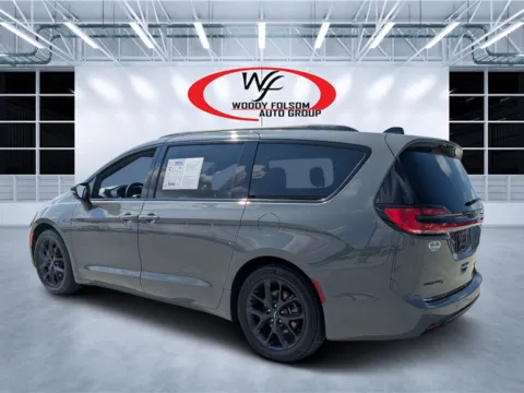 More photos of 2025 Chrysler Pacifica Limited at Woody Folsom CDJR of Douglas, GA