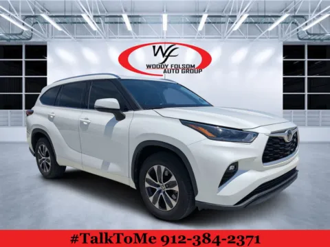 White 2021 Toyota Highlander XLE for sale in Douglas, GA