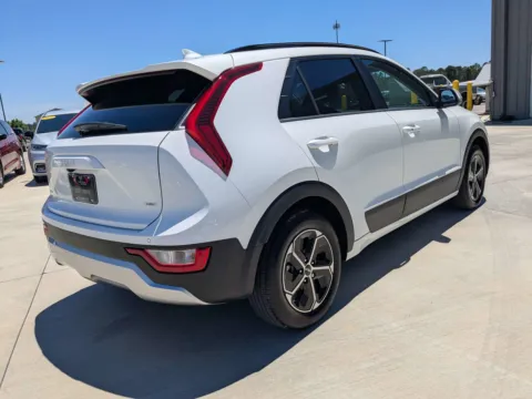 More photos of 2025 Kia Niro EX at Woody Folsom CDJR of Douglas, GA