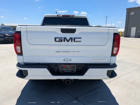 More photos of 2022 GMC Sierra 1500 Elevation at Woody Folsom CDJR of Douglas, GA