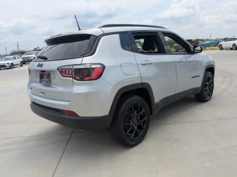 More photos of 2026 Jeep Compass Latitude Altitude at Woody Folsom CDJR of Douglas, GA