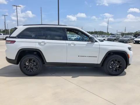 More photos of 2026 Jeep Grand Cherokee Laredo Altitude at Woody Folsom CDJR of Douglas, GA
