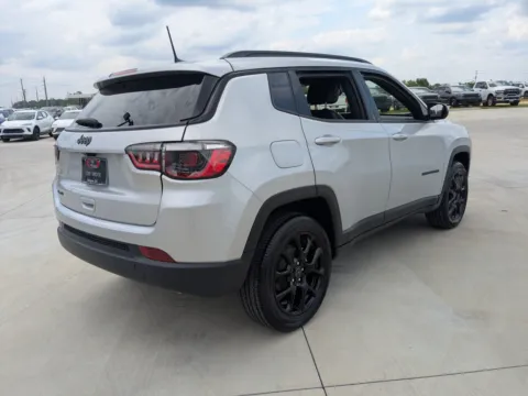 More photos of 2026 Jeep Compass Latitude Altitude at Woody Folsom CDJR of Douglas, GA