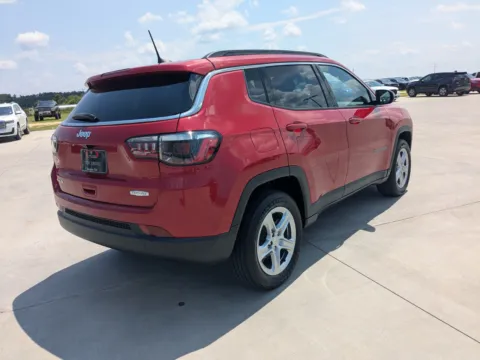 More photos of 2023 Jeep Compass Latitude at Woody Folsom CDJR of Douglas, GA