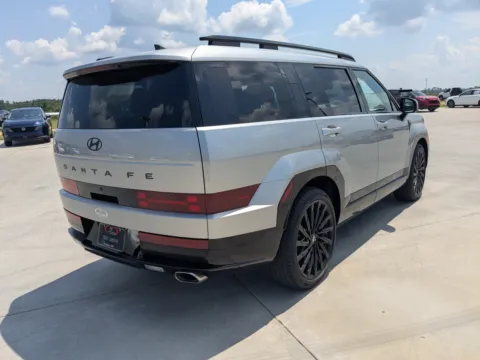 More photos of 2024 Hyundai Santa Fe Calligraphy at Woody Folsom CDJR of Douglas, GA
