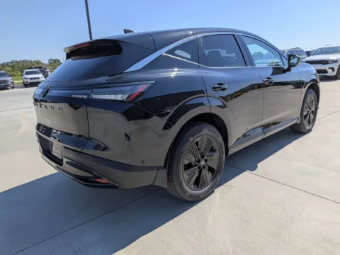 More photos of 2025 Nissan Murano SV at Woody Folsom CDJR of Douglas, GA