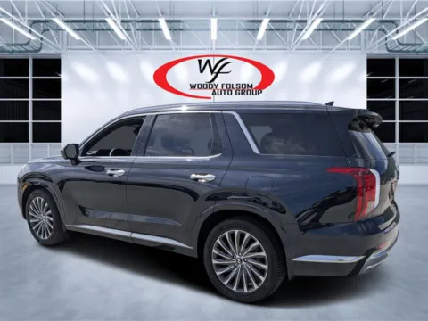 More photos of 2024 Hyundai Palisade Calligraphy at Woody Folsom CDJR of Douglas, GA