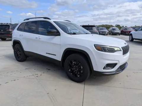 Photos of 2023 Jeep Cherokee Altitude Lux for sale in Douglas, GA at Woody Folsom CDJR of Douglas