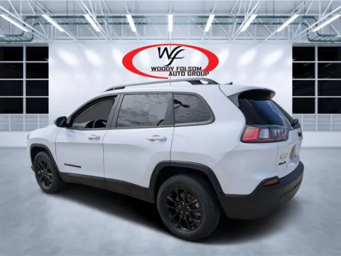 More photos of 2023 Jeep Cherokee Altitude Lux at Woody Folsom CDJR of Douglas, GA