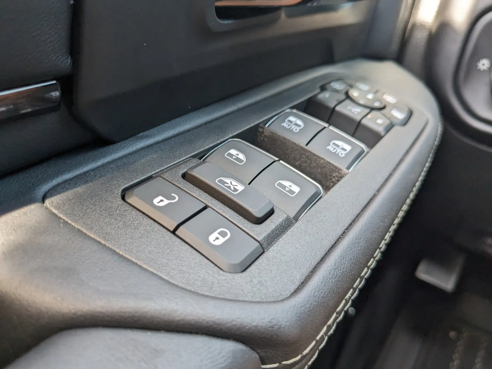 2025 RAM 2500 Limited - Photo 28