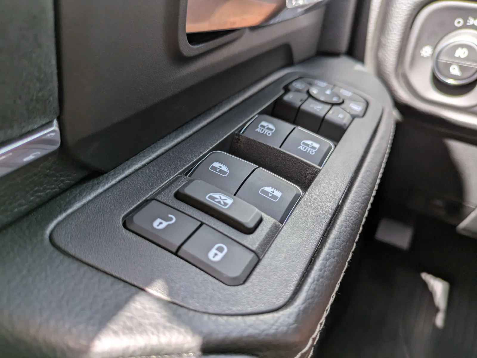 2026 RAM 2500 Laramie - Photo 27