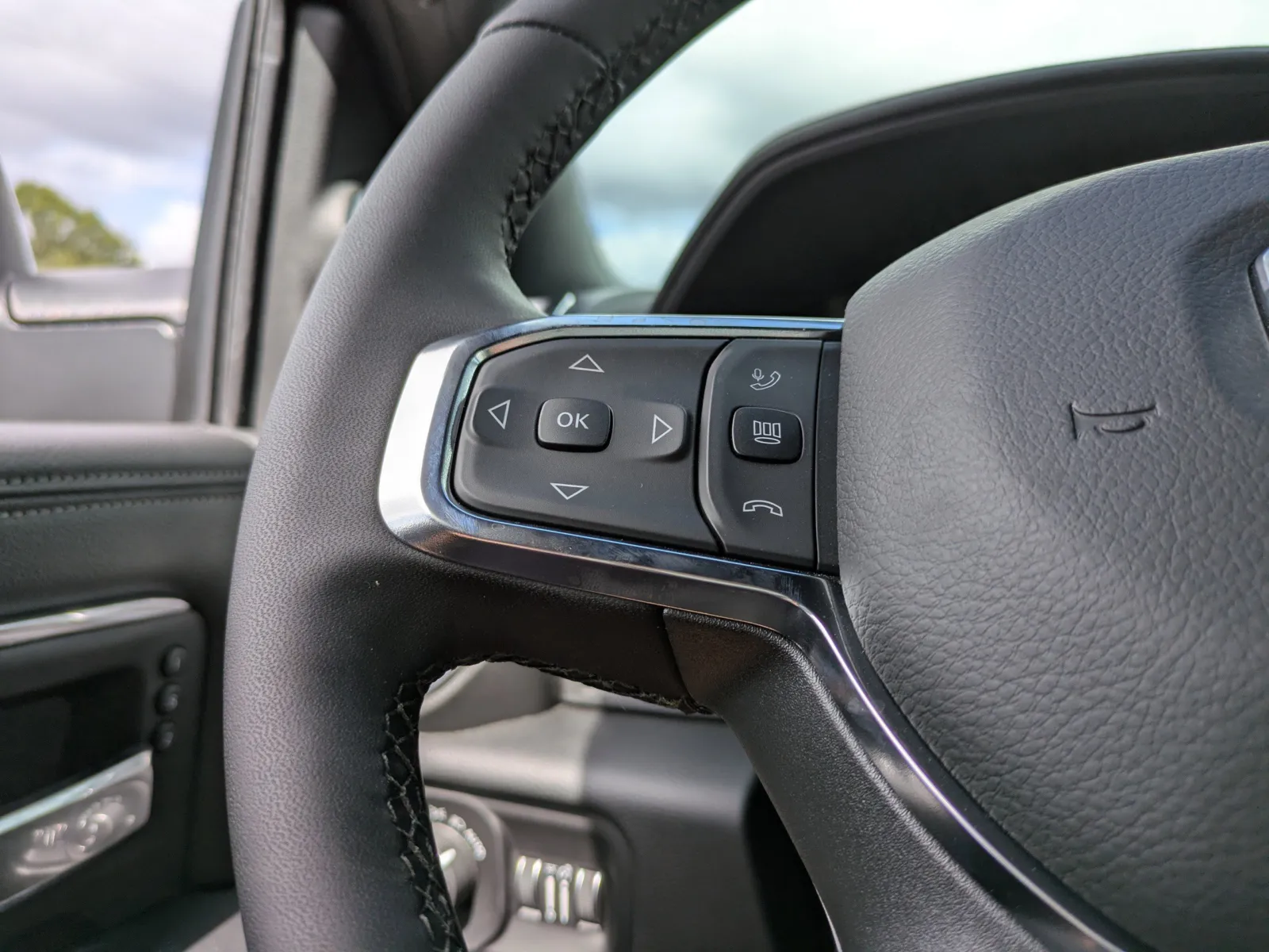 2026 RAM 2500 Laramie - Photo 28
