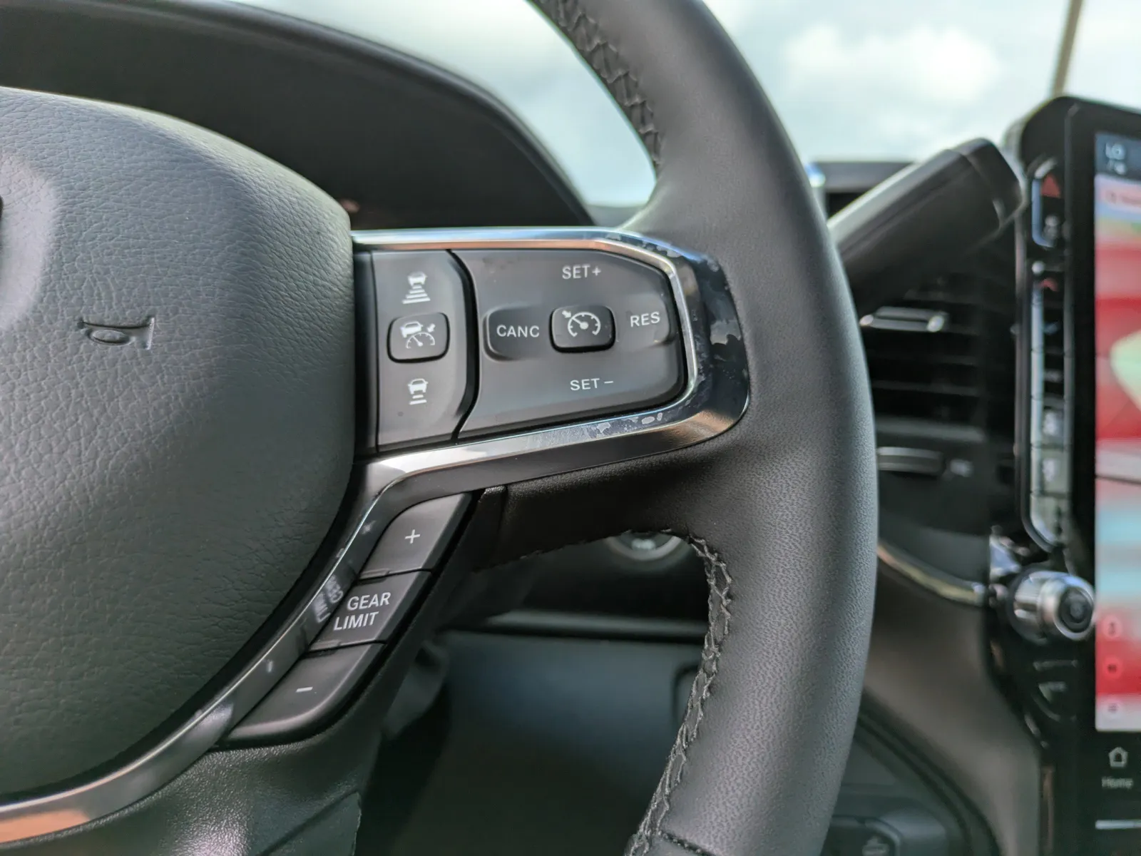 2026 RAM 2500 Laramie - Photo 29