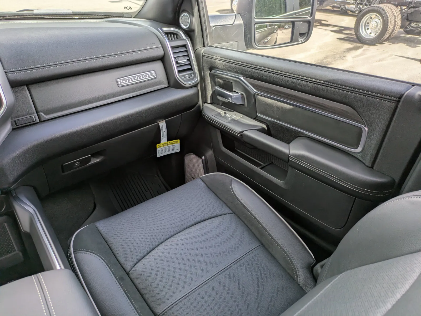 2026 RAM 2500 Laramie - Photo 18