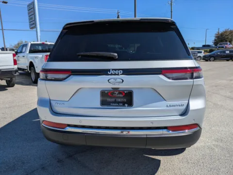 More photos of 2025 Jeep Grand Cherokee Limited at Woody Folsom Chrysler Dodge Jeep Ram of Vidalia, GA