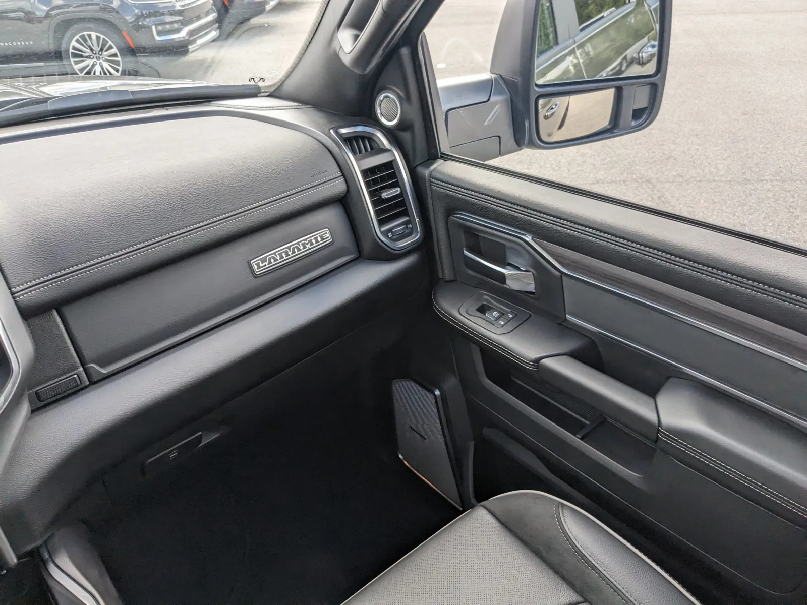 2025 RAM 2500 Laramie - Photo 16