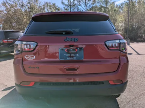 More photos of 2026 Jeep Compass Latitude Altitude at Woody Folsom Chrysler Dodge Jeep Ram of Vidalia, GA