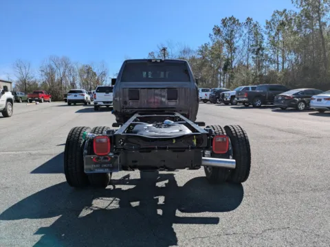 More photos of 2026 Ram 5500 Chassis Cab Big Horn at Woody Folsom Chrysler Dodge Jeep Ram of Vidalia, GA
