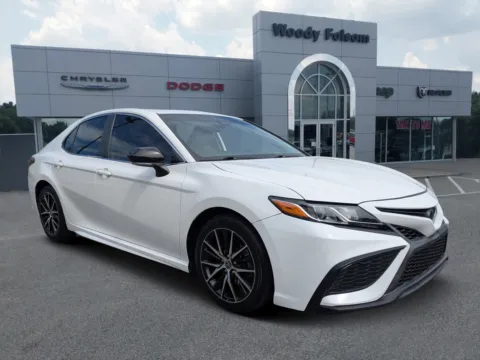 White 2023 Toyota Camry SE for sale in Vidalia, GA