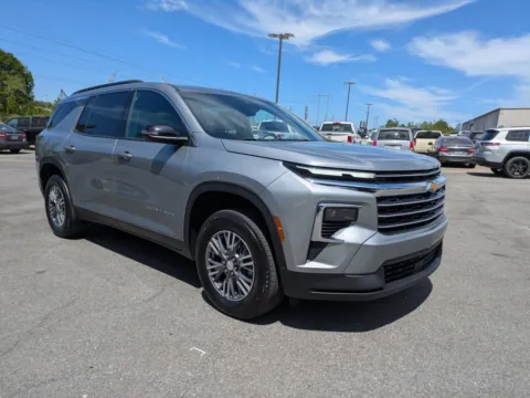 Photos of 2025 Chevrolet Traverse FWD LT for sale in Vidalia, GA at Woody Folsom Chrysler Dodge Jeep Ram of Vidalia