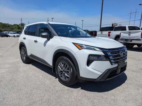 White 2024 Nissan Rogue S for sale in Vidalia, GA