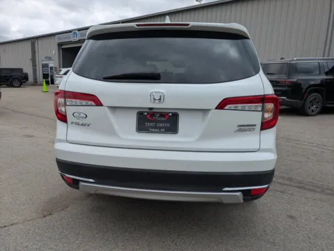 More photos of 2021 Honda Pilot Touring 7-Passenger at Woody Folsom Chrysler Dodge Jeep Ram of Vidalia, GA