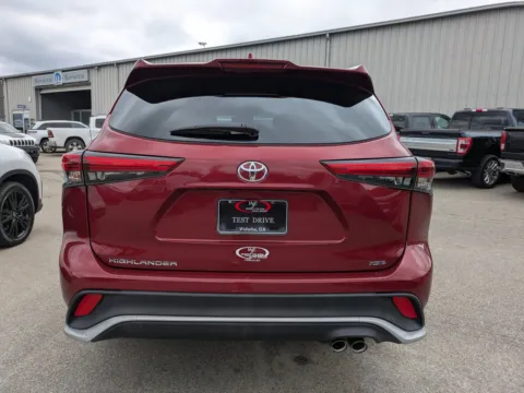 More photos of 2021 Toyota Highlander XSE at Woody Folsom Chrysler Dodge Jeep Ram of Vidalia, GA
