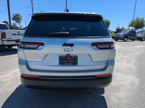 More photos of 2026 Jeep Grand Cherokee L Limited at Woody Folsom Chrysler Dodge Jeep Ram of Vidalia, GA
