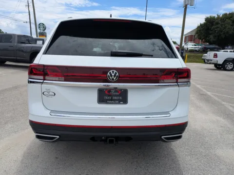 More photos of 2024 Volkswagen Atlas 2.0T SE w/Technology at Woody Folsom Chrysler Dodge Jeep Ram of Vidalia, GA