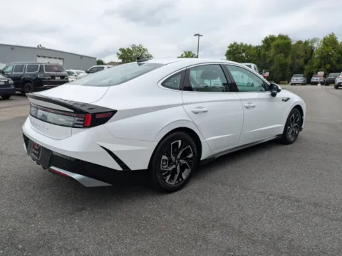 More photos of 2025 Hyundai Sonata SEL at Woody Folsom Chrysler Dodge Jeep Ram of Vidalia, GA