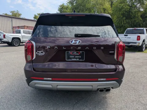 More photos of 2024 Hyundai Palisade Limited at Woody Folsom Chrysler Dodge Jeep Ram of Vidalia, GA