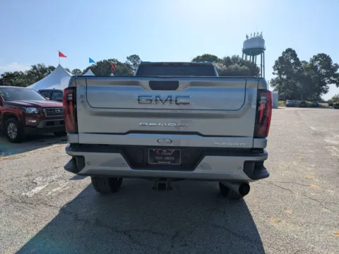 More photos of 2025 GMC Sierra 3500 HD Denali Ultimate at Woody Folsom Chrysler Dodge Jeep Ram of Vidalia, GA