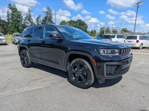 Photos of 2027 Jeep Grand Cherokee Limited for sale in Vidalia, GA at Woody Folsom Chrysler Dodge Jeep Ram of Vidalia
