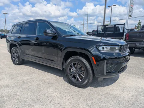 Photos of 2027 Jeep Grand Cherokee L Laredo Altitude for sale in Vidalia, GA at Woody Folsom Chrysler Dodge Jeep Ram of Vidalia