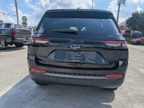 More photos of 2027 Jeep Grand Cherokee Laredo Altitude at Woody Folsom Chrysler Dodge Jeep Ram of Vidalia, GA