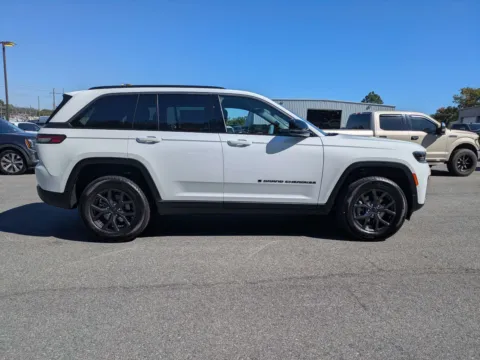 Another view of 2027 Jeep Grand Cherokee Laredo Altitude for sale in Vidalia, GA at Woody Folsom Chrysler Dodge Jeep Ram of Vidalia