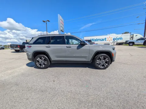 Photos of 2027 Jeep Grand Cherokee Limited for sale in Vidalia, GA at Woody Folsom Chrysler Dodge Jeep Ram of Vidalia