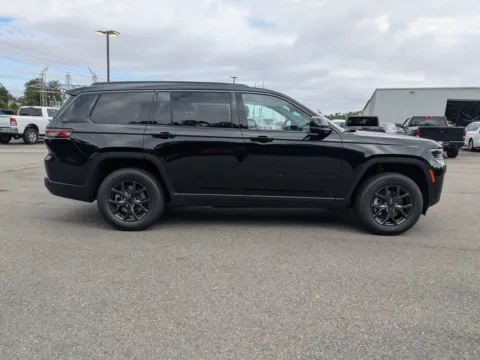 Another view of 2027 Jeep Grand Cherokee L Laredo Altitude for sale in Vidalia, GA at Woody Folsom Chrysler Dodge Jeep Ram of Vidalia